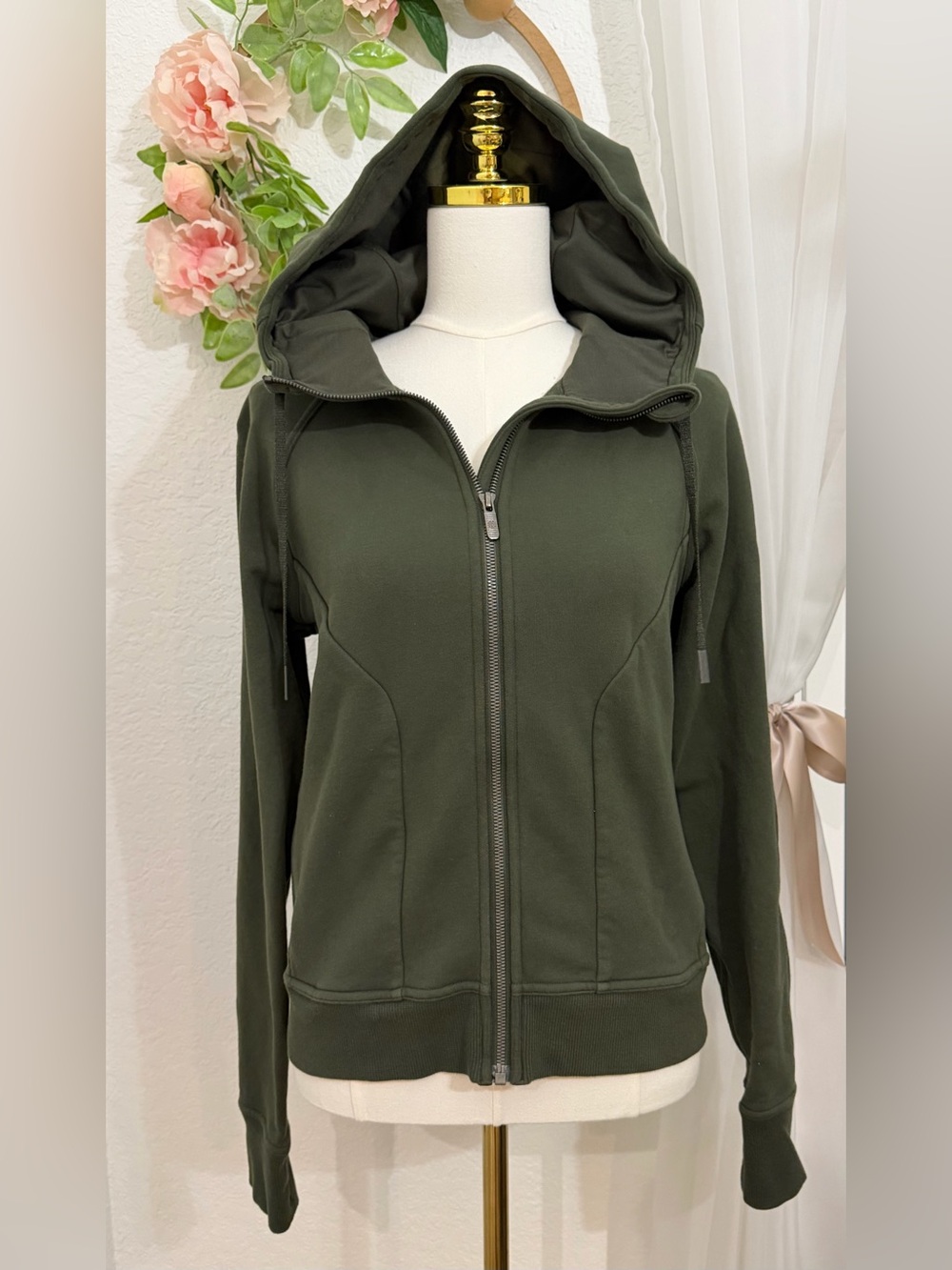NEW Lululemon Huddle & Hustle Game Day Full Zip Hoodie Olive Camo Green Size 8 - Picture 4 of 9